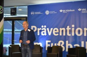 Dr_Dimanski_Praevention im Fussball-6a911897